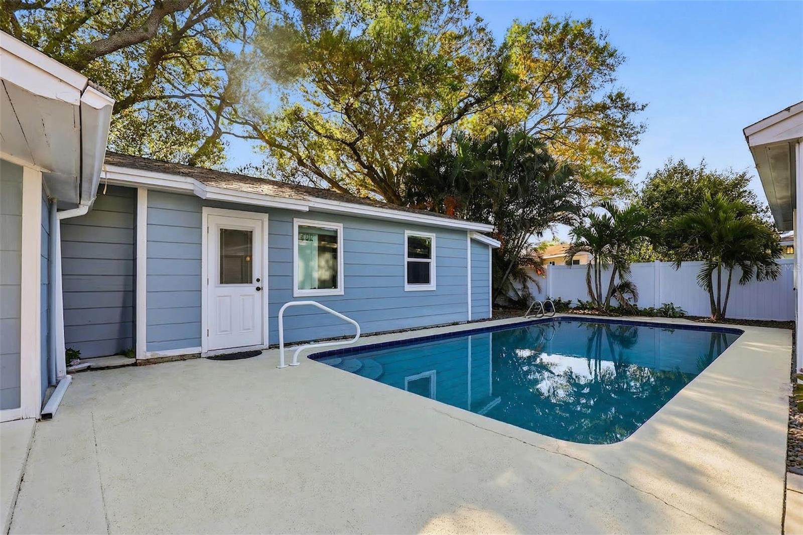 Image 5 of 58 For 4410 Euclid Avenue