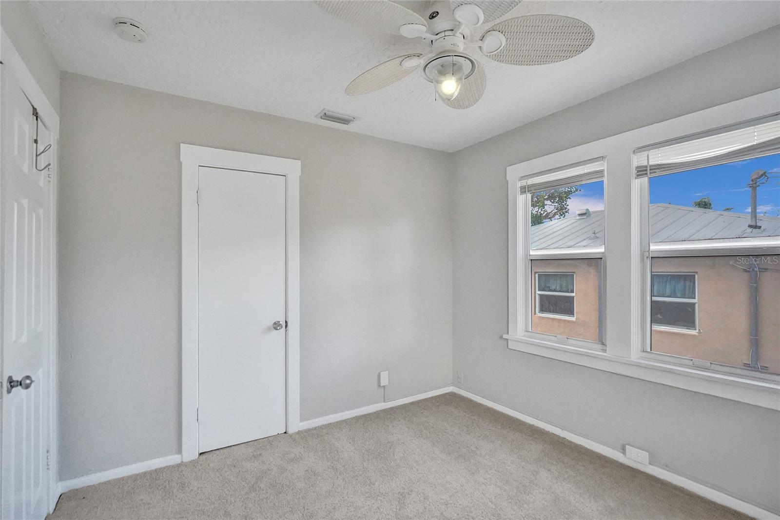 Image 24 of 55 For 924 Mcintosh Street