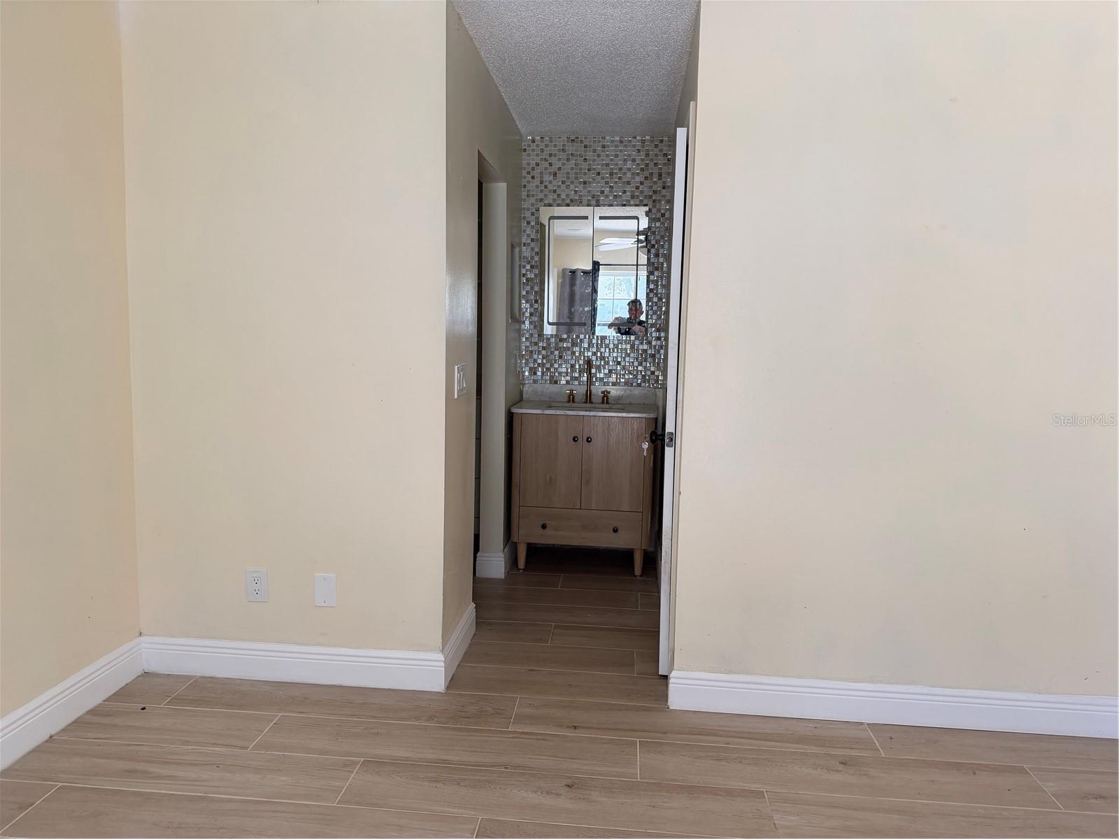 Image 10 of 20 For 8012 Habana Avenue