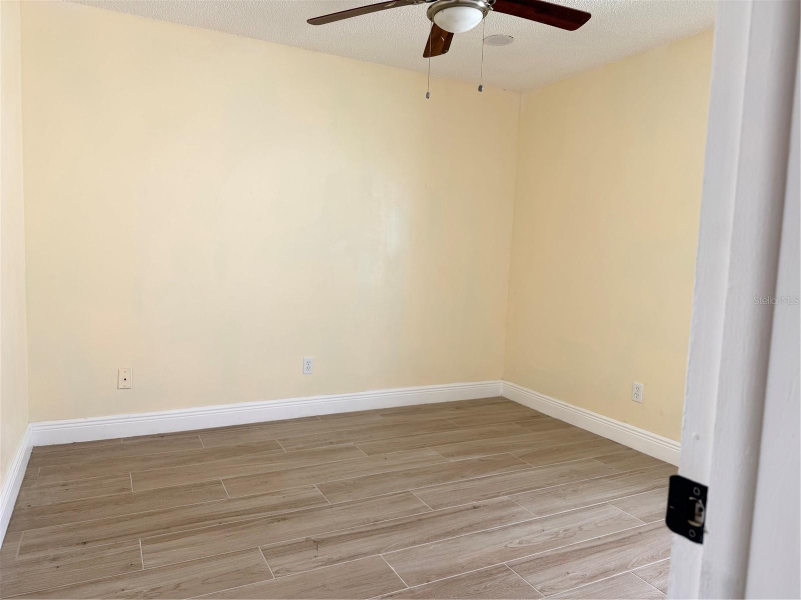 Image 15 of 20 For 8012 Habana Avenue