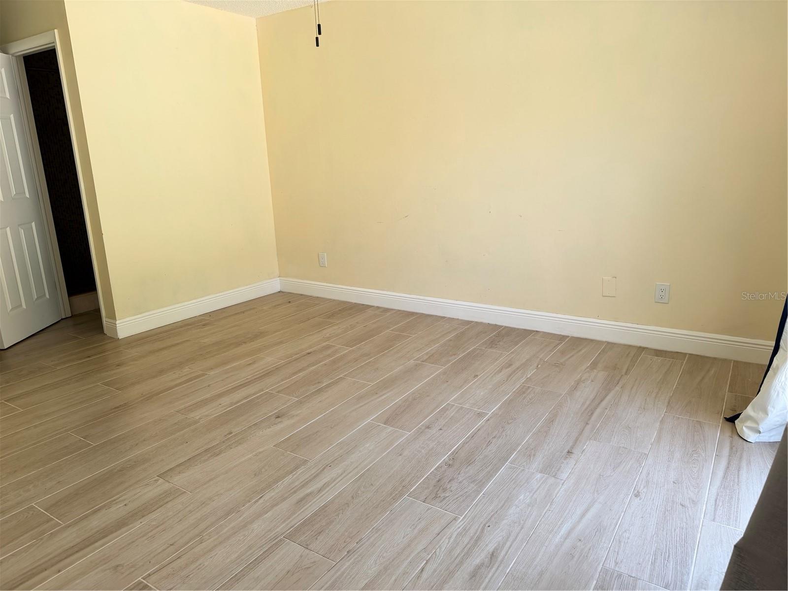 Image 9 of 20 For 8012 Habana Avenue