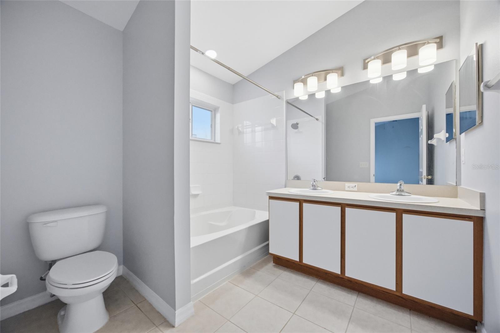 Image 20 of 32 For 6407 Barksdale Way