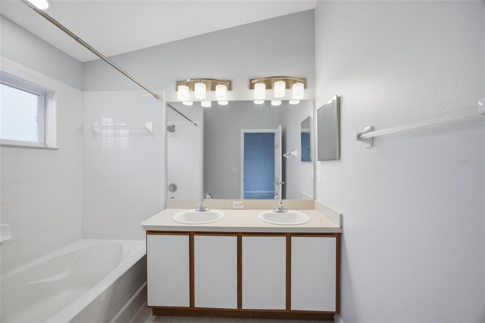 Image 21 of 32 For 6407 Barksdale Way