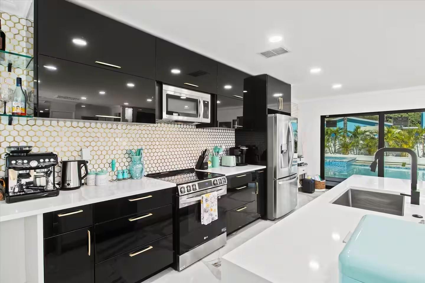 Image 5 of 14 For 6612 9th Avenue Nw