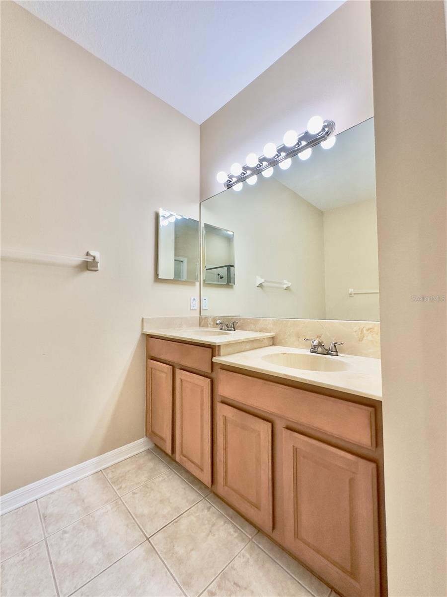 Image 16 of 49 For 10222 Devonshire Lake Drive