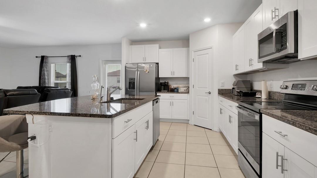 Image 10 of 57 For 6300 Beverly Hills Drive