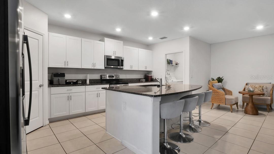 Image 12 of 57 For 6300 Beverly Hills Drive