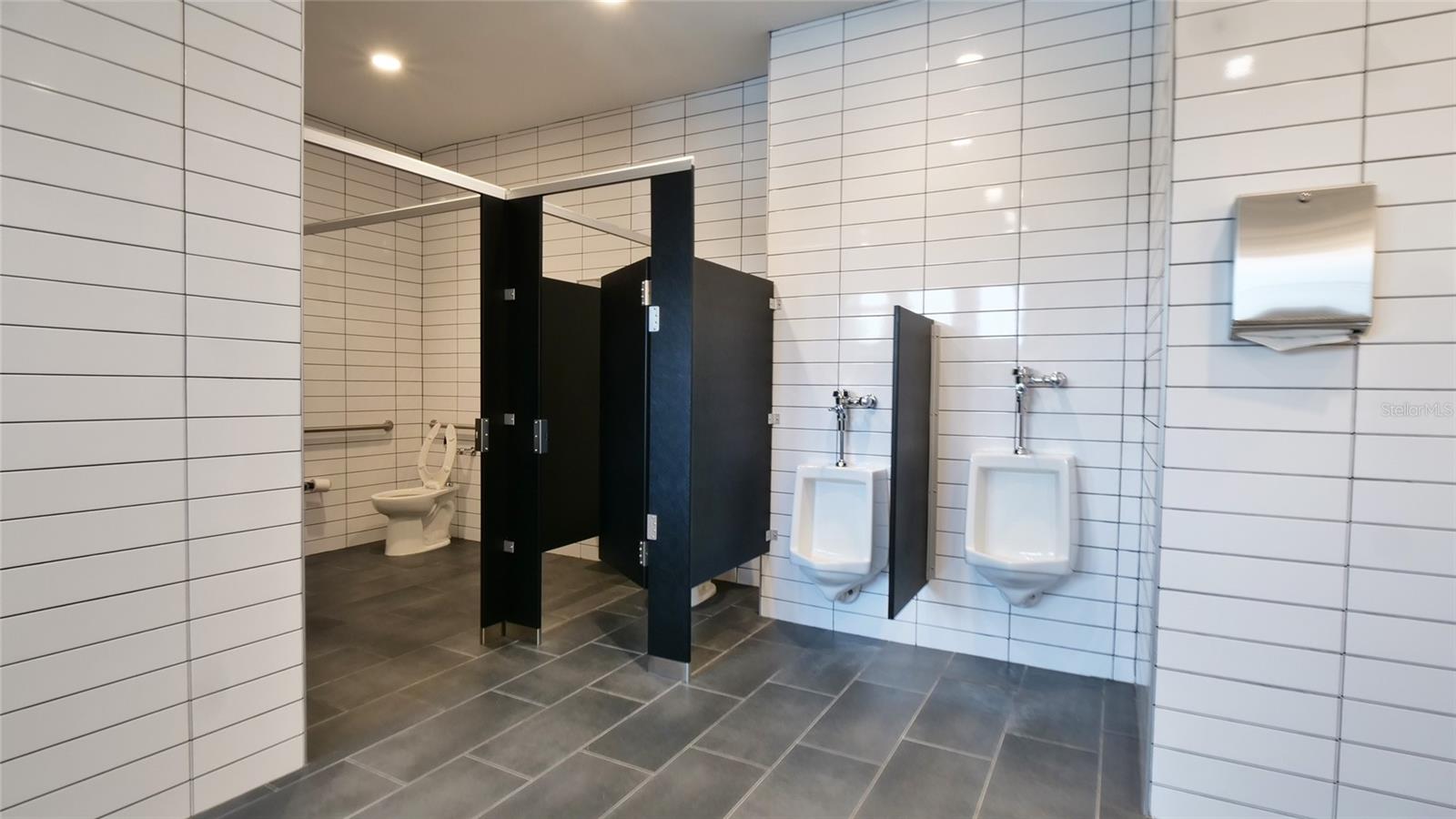 Image 46 of 57 For 6300 Beverly Hills Drive