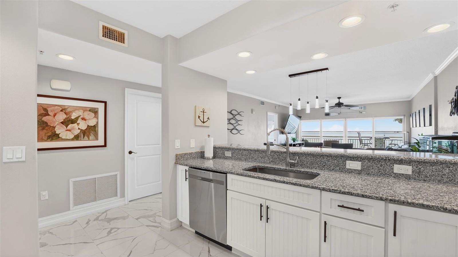 Image 22 of 45 For 1805 Riverside Drive 302