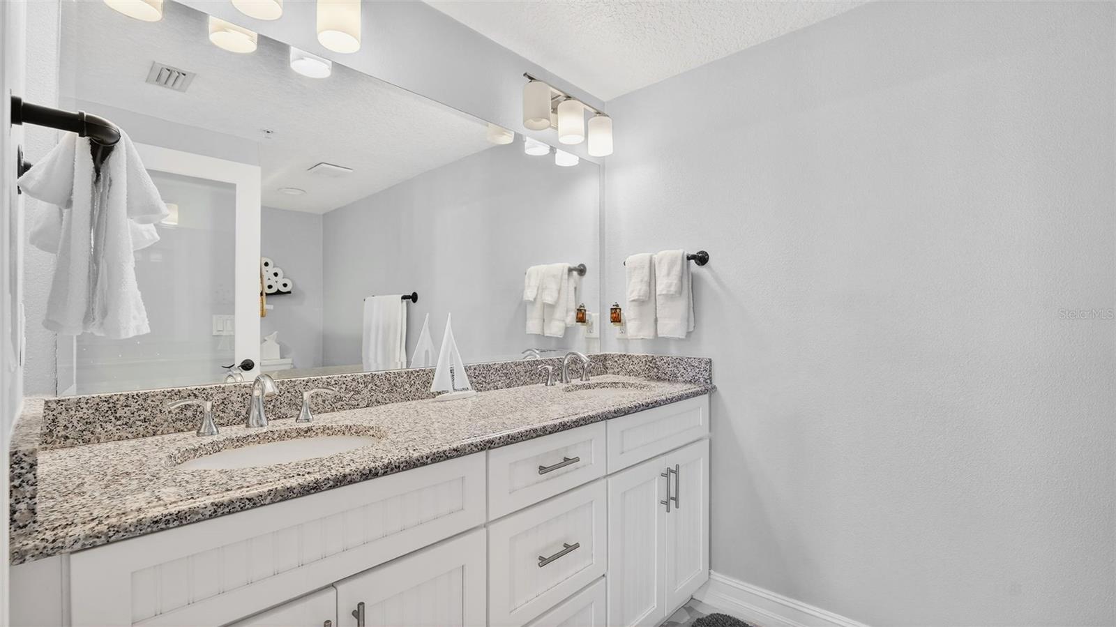 Image 27 of 45 For 1805 Riverside Drive 302