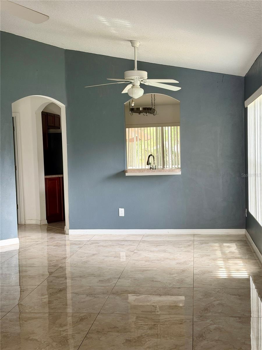 Image 14 of 74 For 4316 Old Waverly Court