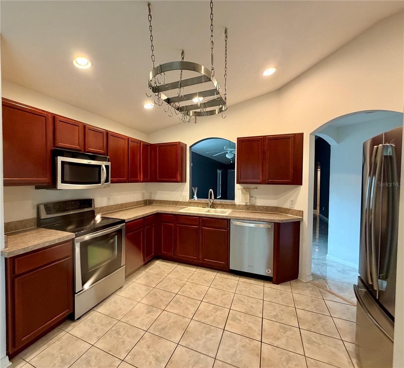 Image 16 of 74 For 4316 Old Waverly Court