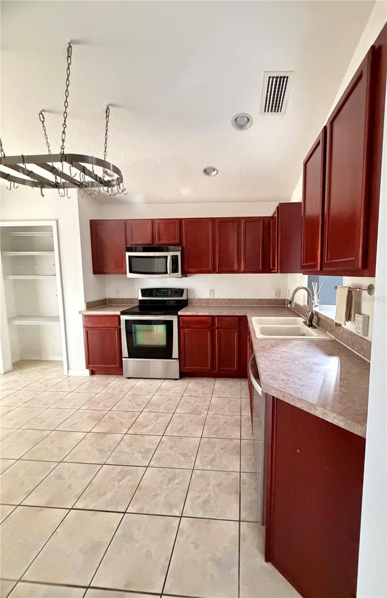 Image 23 of 74 For 4316 Old Waverly Court