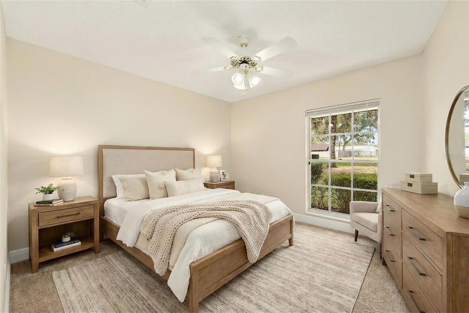 Listing photo id 9 for 1220 Vinewood Drive