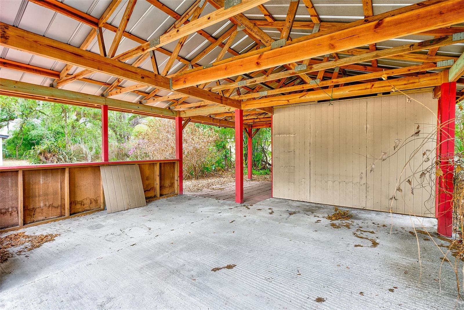 Listing photo id 22 for 1220 Vinewood Drive