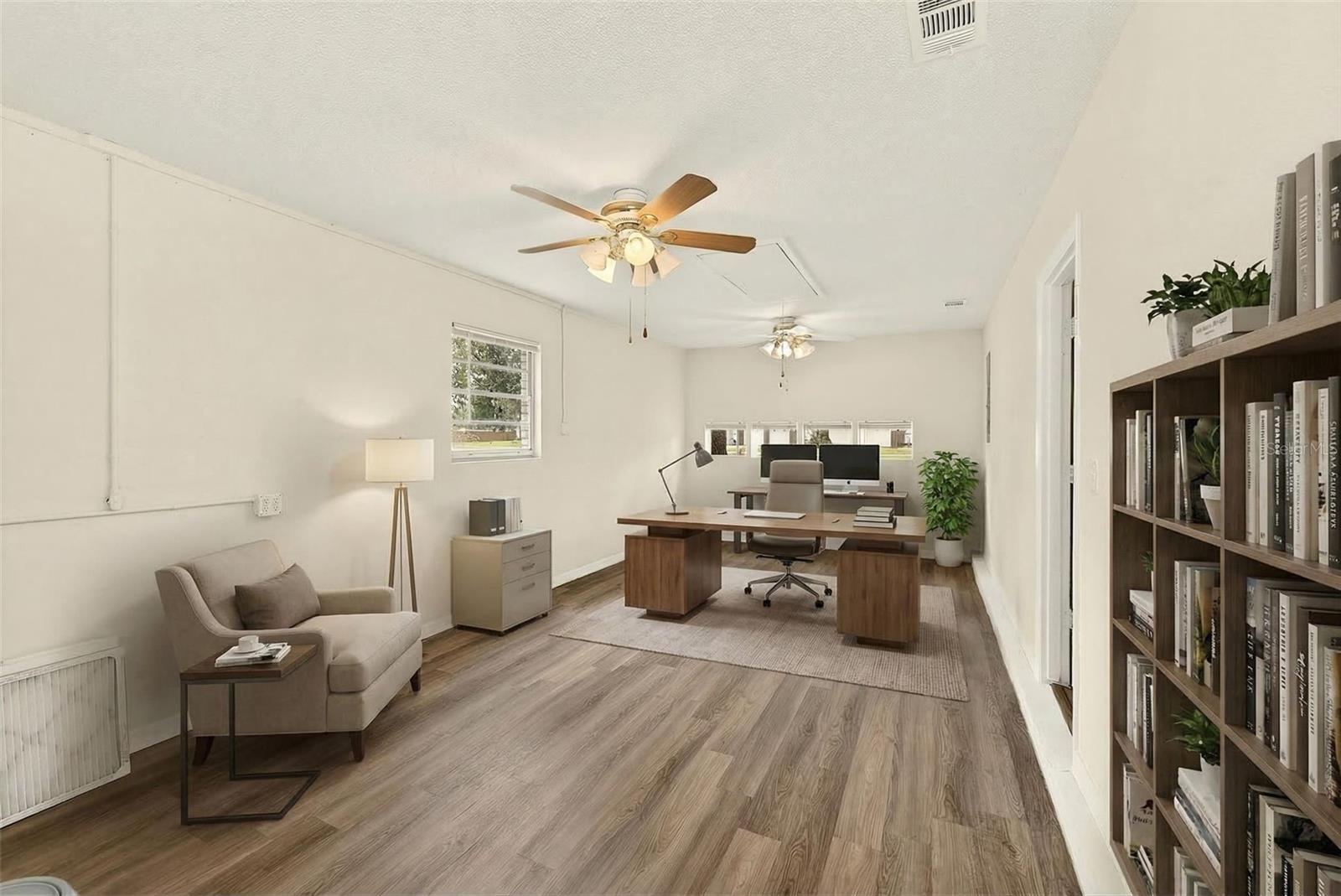 Listing photo id 5 for 1220 Vinewood Drive