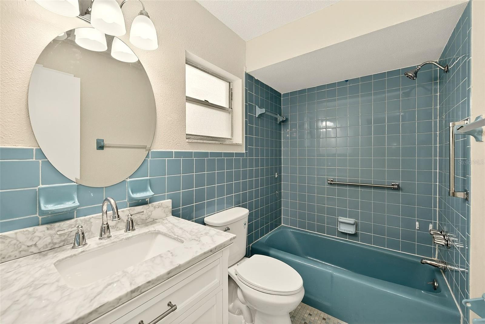 Listing photo id 7 for 1220 Vinewood Drive