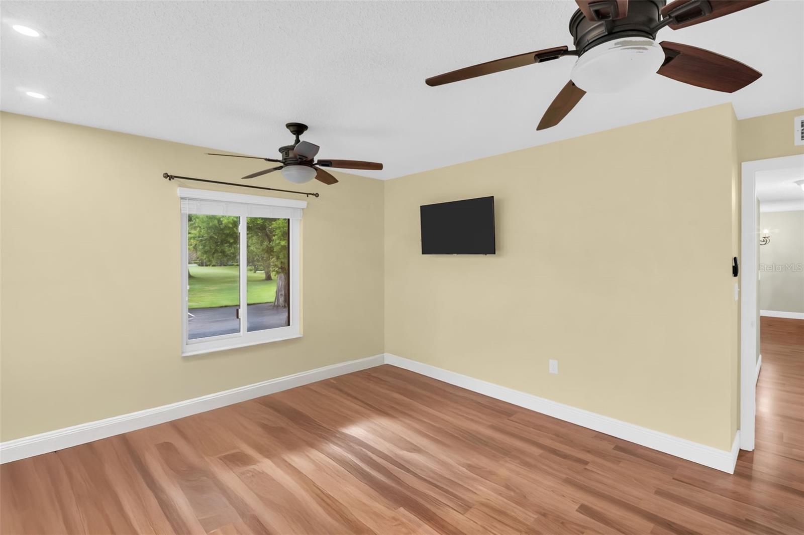 Image 28 of 38 For 1400 Pine Glen Lane D2