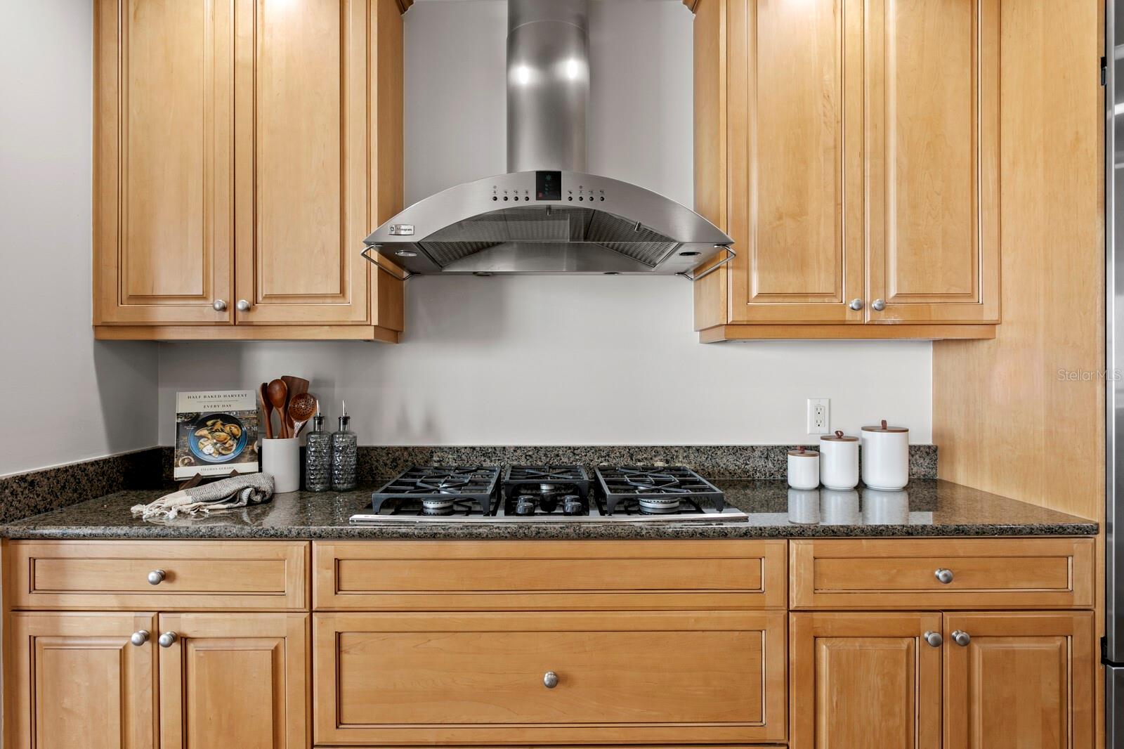 Listing photo id 15 for 300 Beach Drive Ne 2604