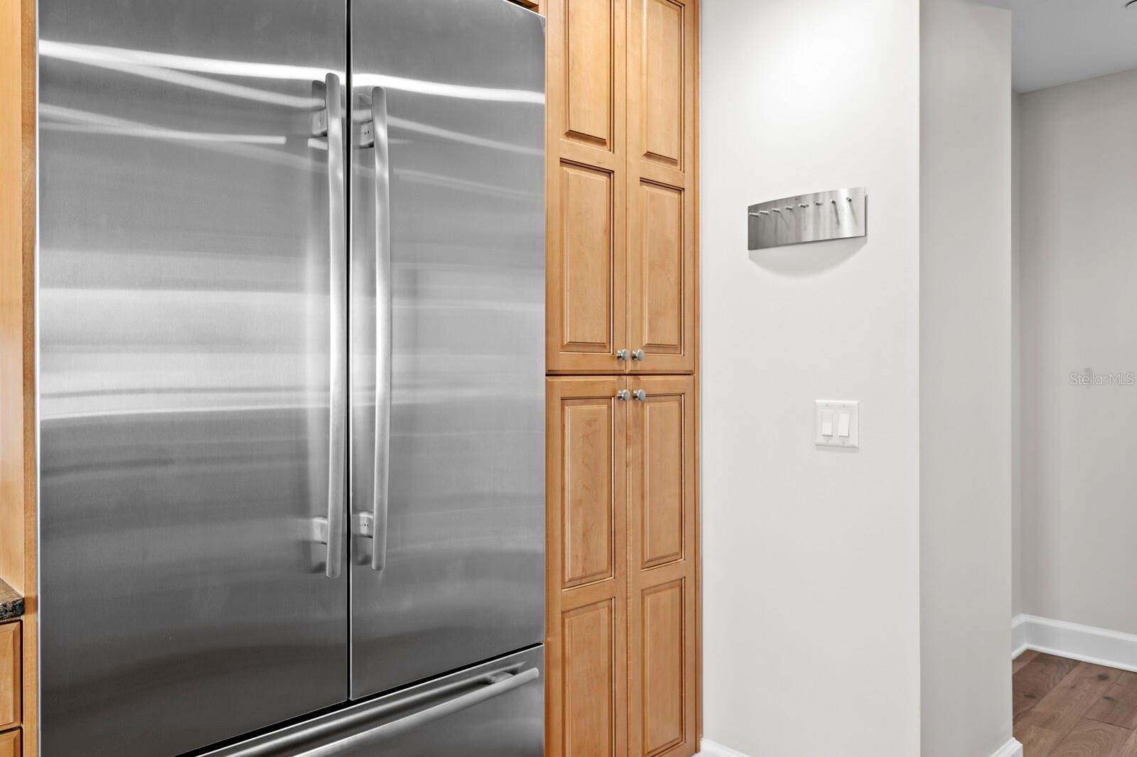 Listing photo id 17 for 300 Beach Drive Ne 2604