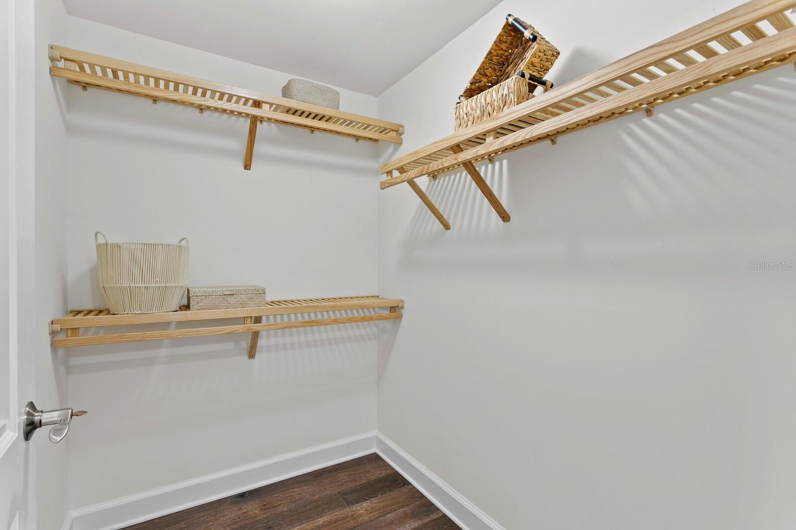 Listing photo id 32 for 300 Beach Drive Ne 2604