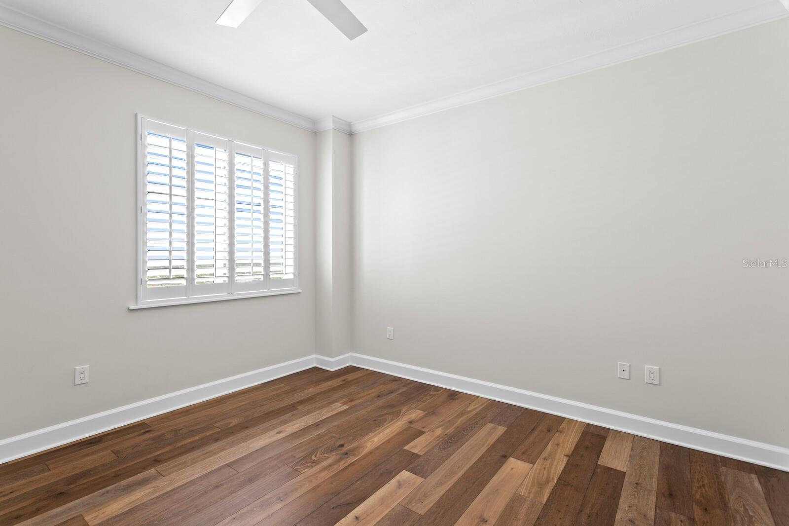 Listing photo id 35 for 300 Beach Drive Ne 2604