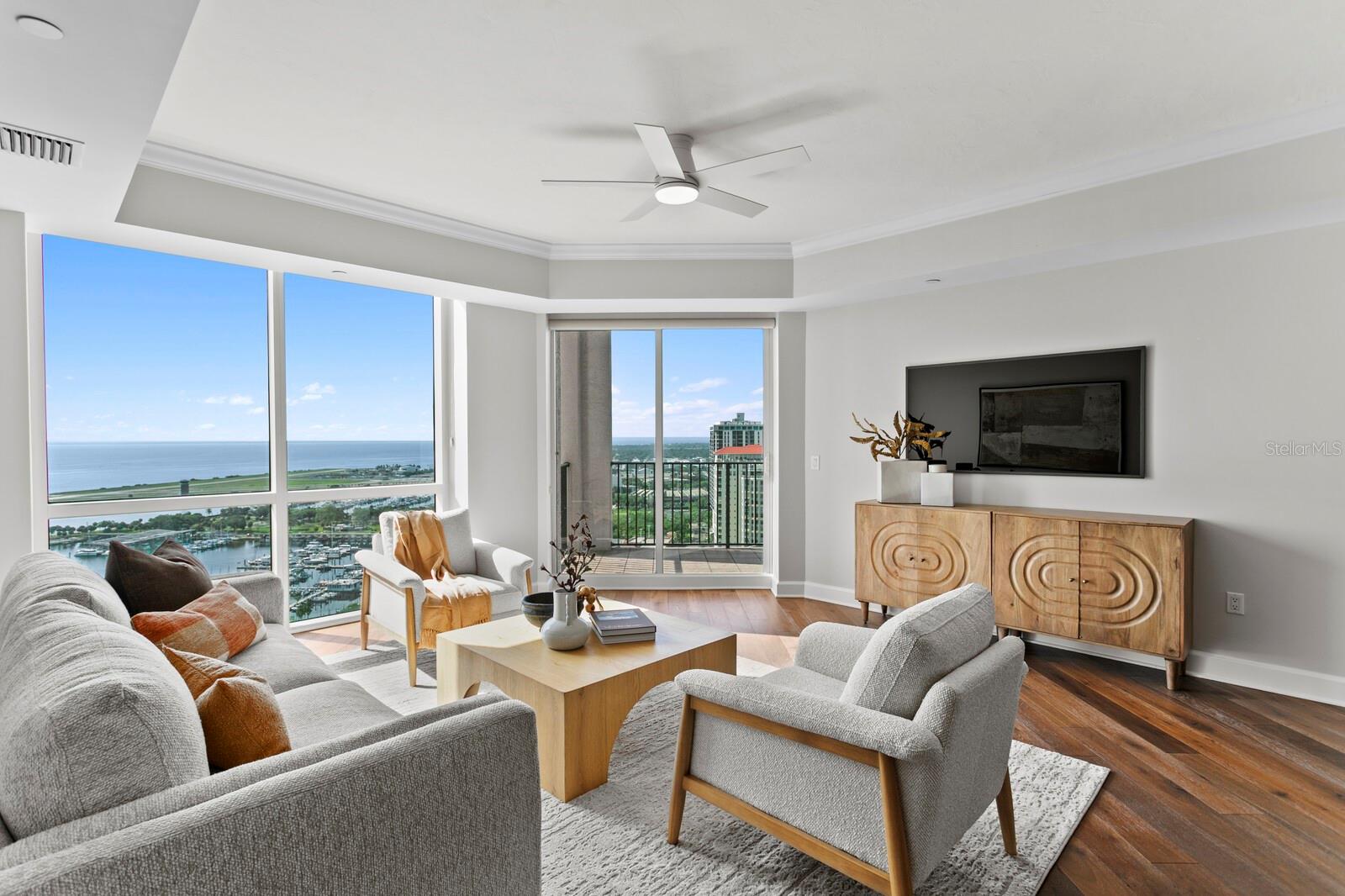 Listing photo id 2 for 300 Beach Drive Ne 2604