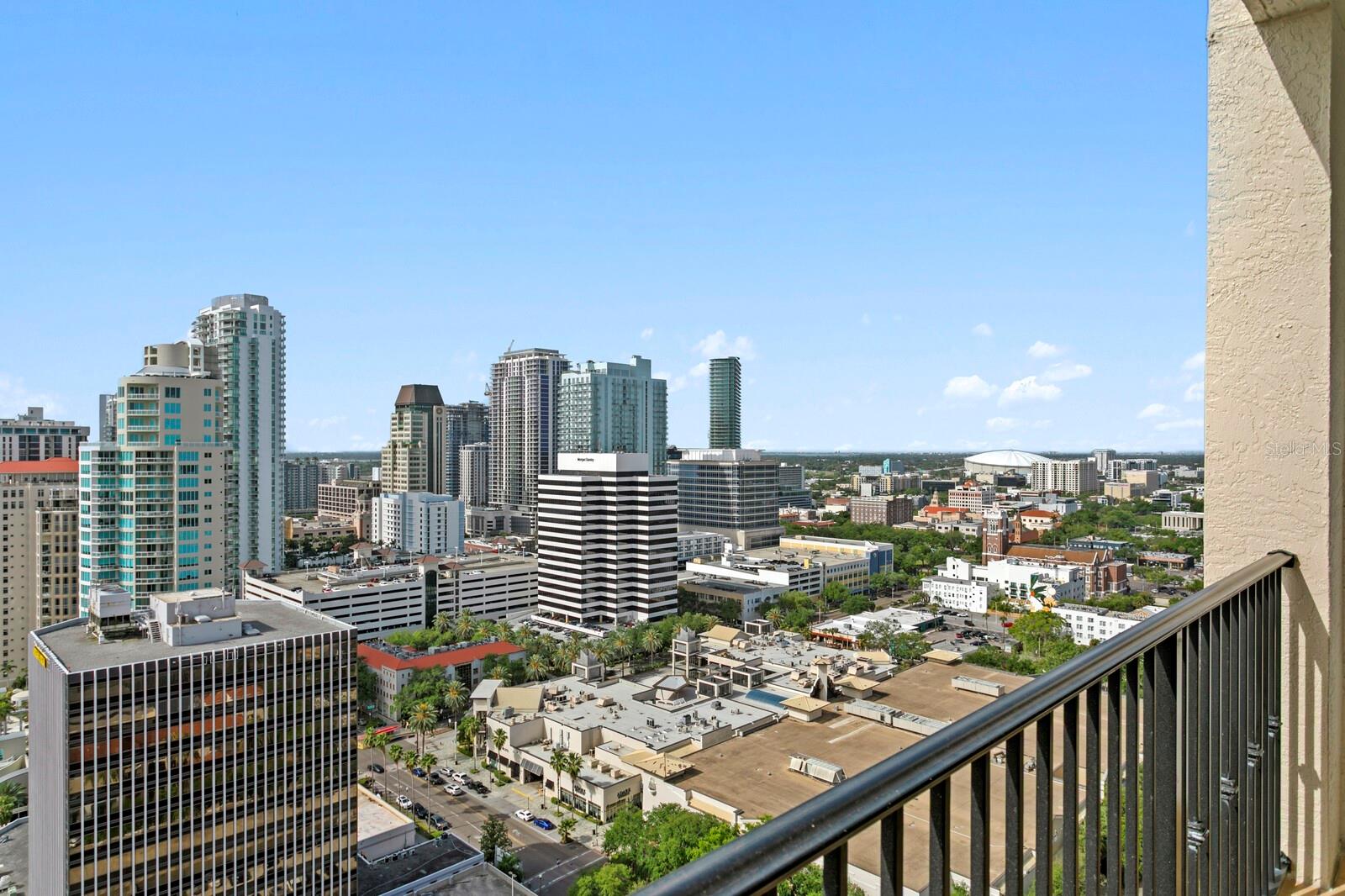 Listing photo id 40 for 300 Beach Drive Ne 2604