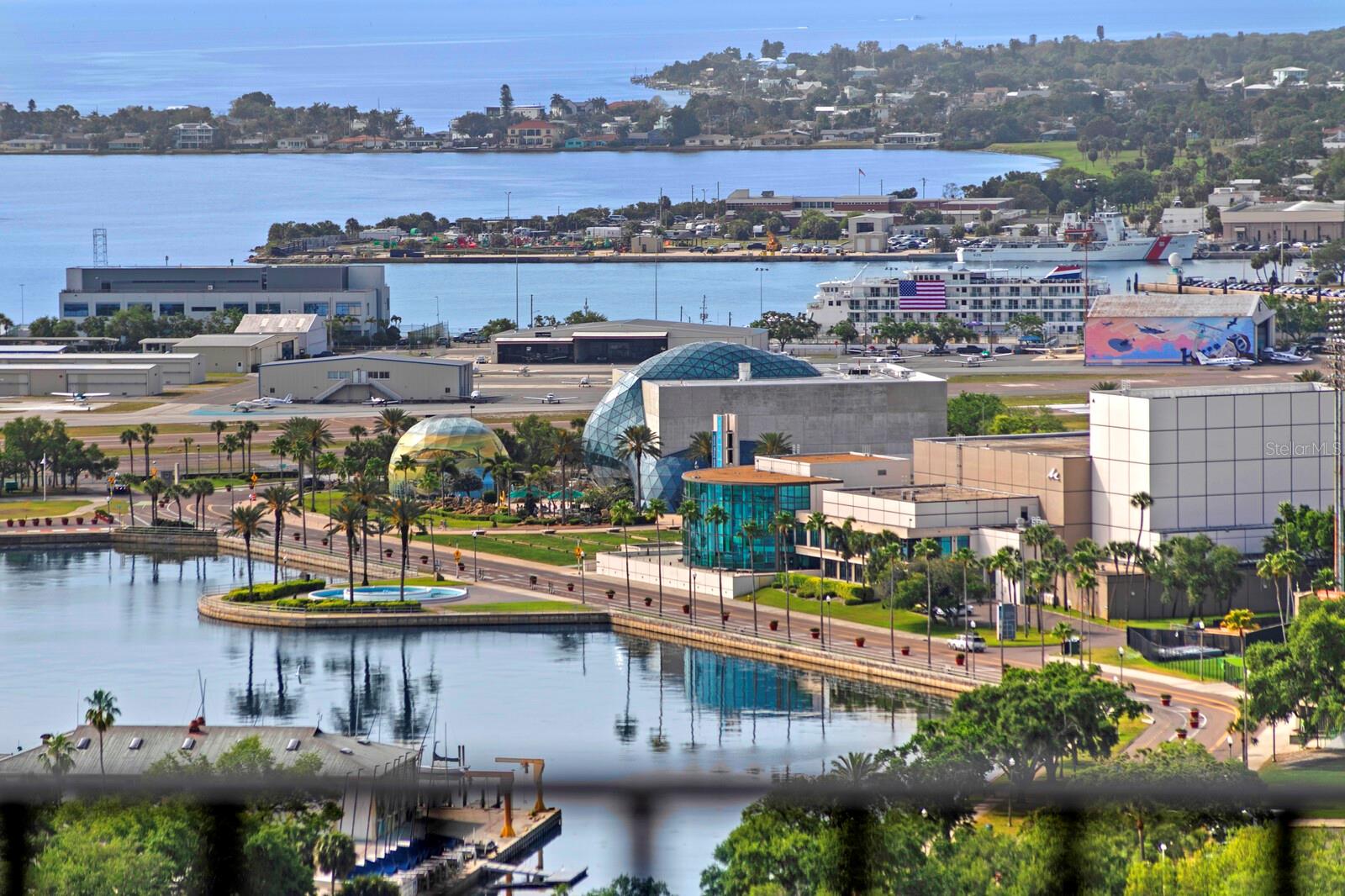 Listing photo id 44 for 300 Beach Drive Ne 2604