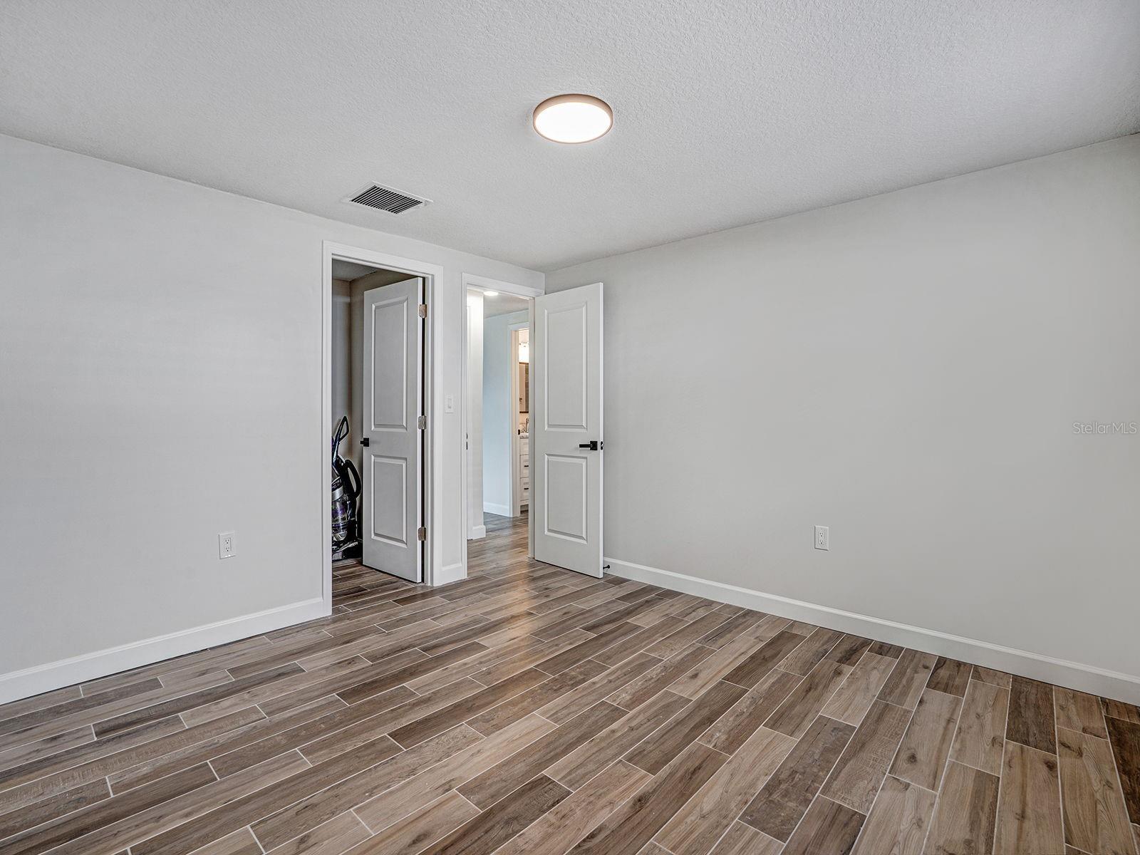 Image 22 of 50 For 13727 Coco  