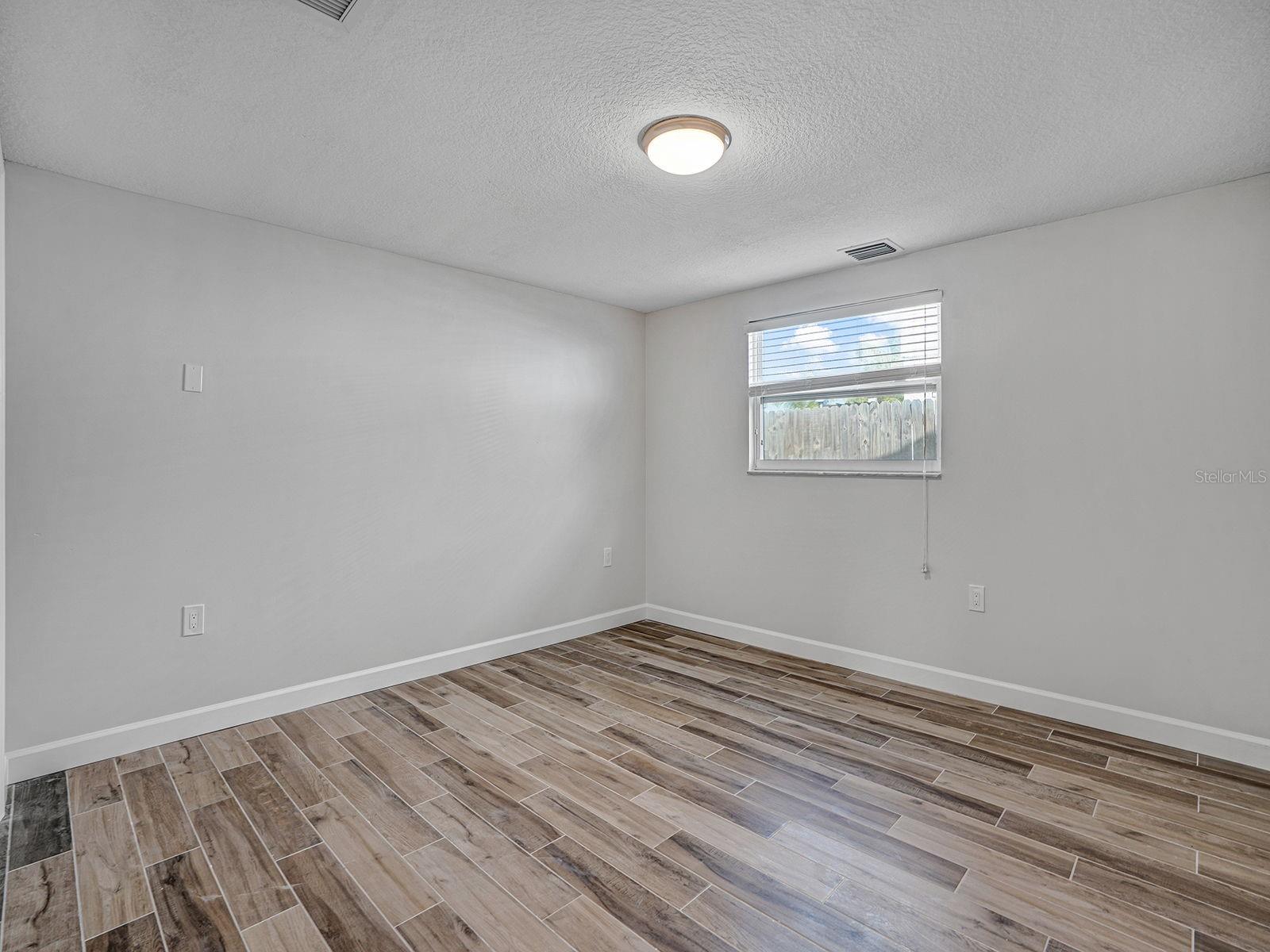 Image 25 of 50 For 13727 Coco  