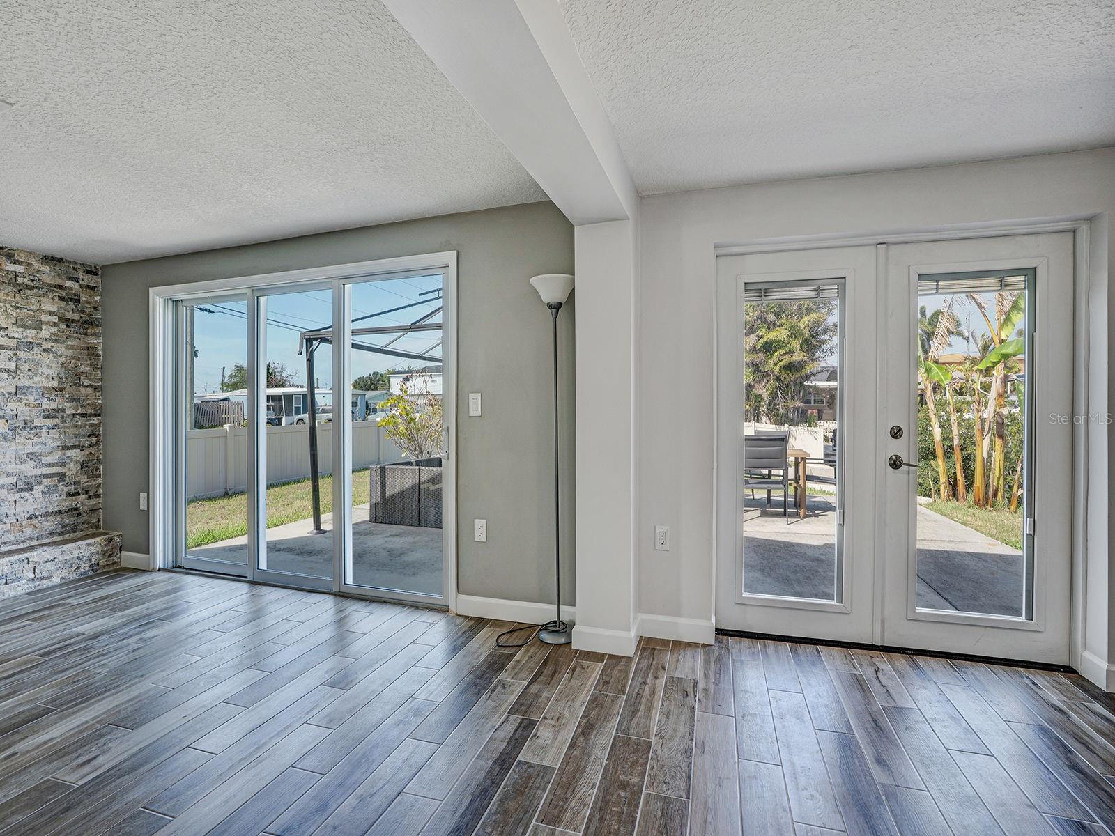 Image 32 of 50 For 13727 Coco  