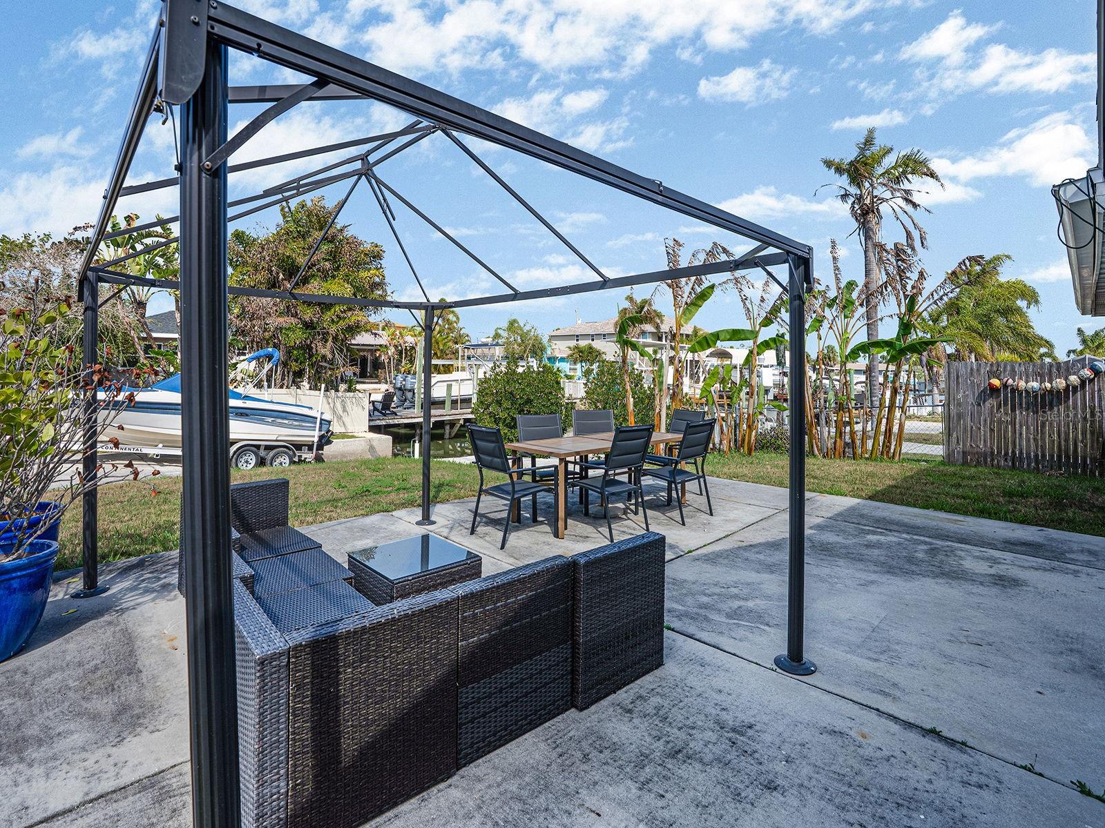 Image 33 of 50 For 13727 Coco  