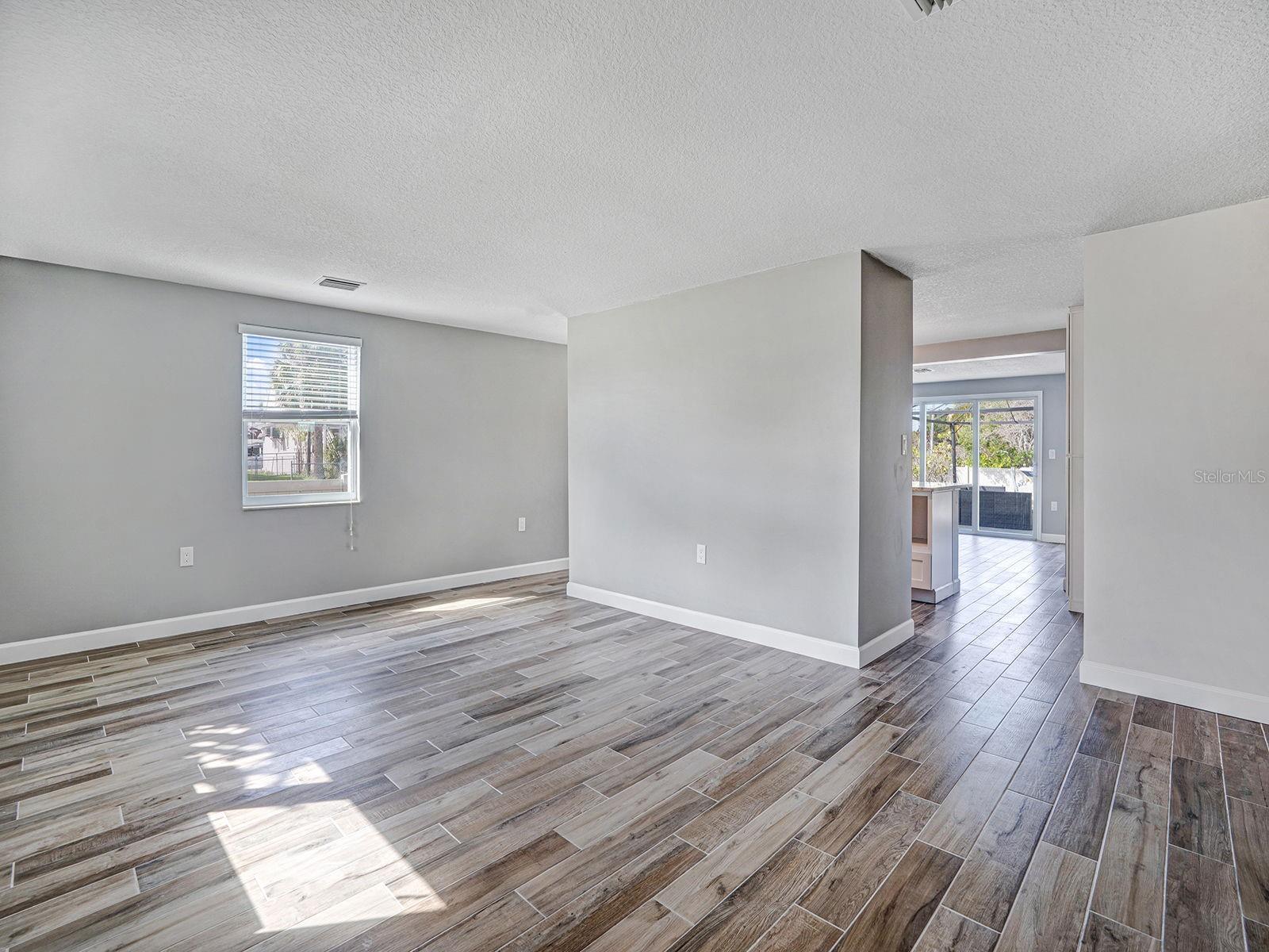 Image 4 of 50 For 13727 Coco  