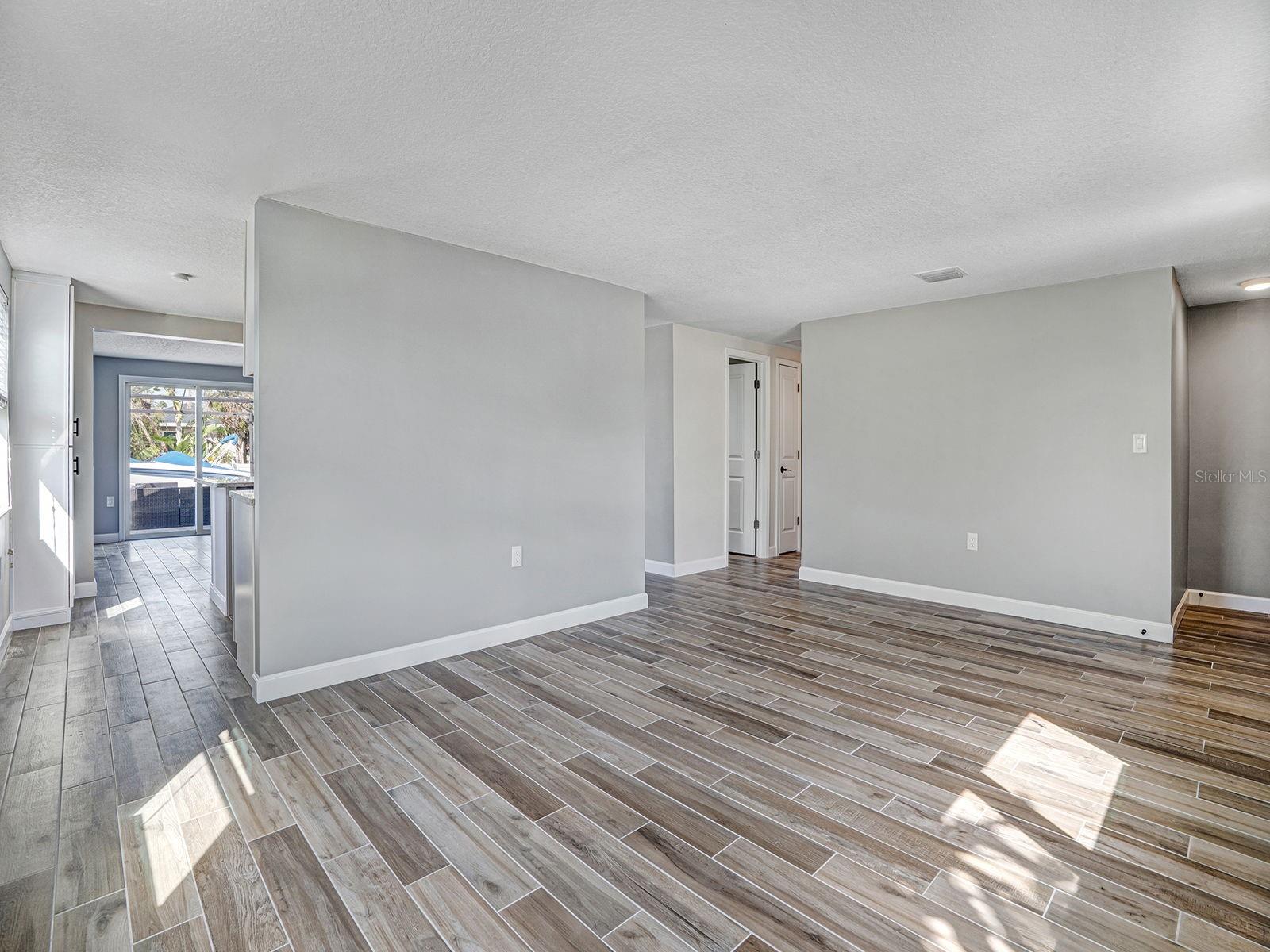 Image 5 of 50 For 13727 Coco  