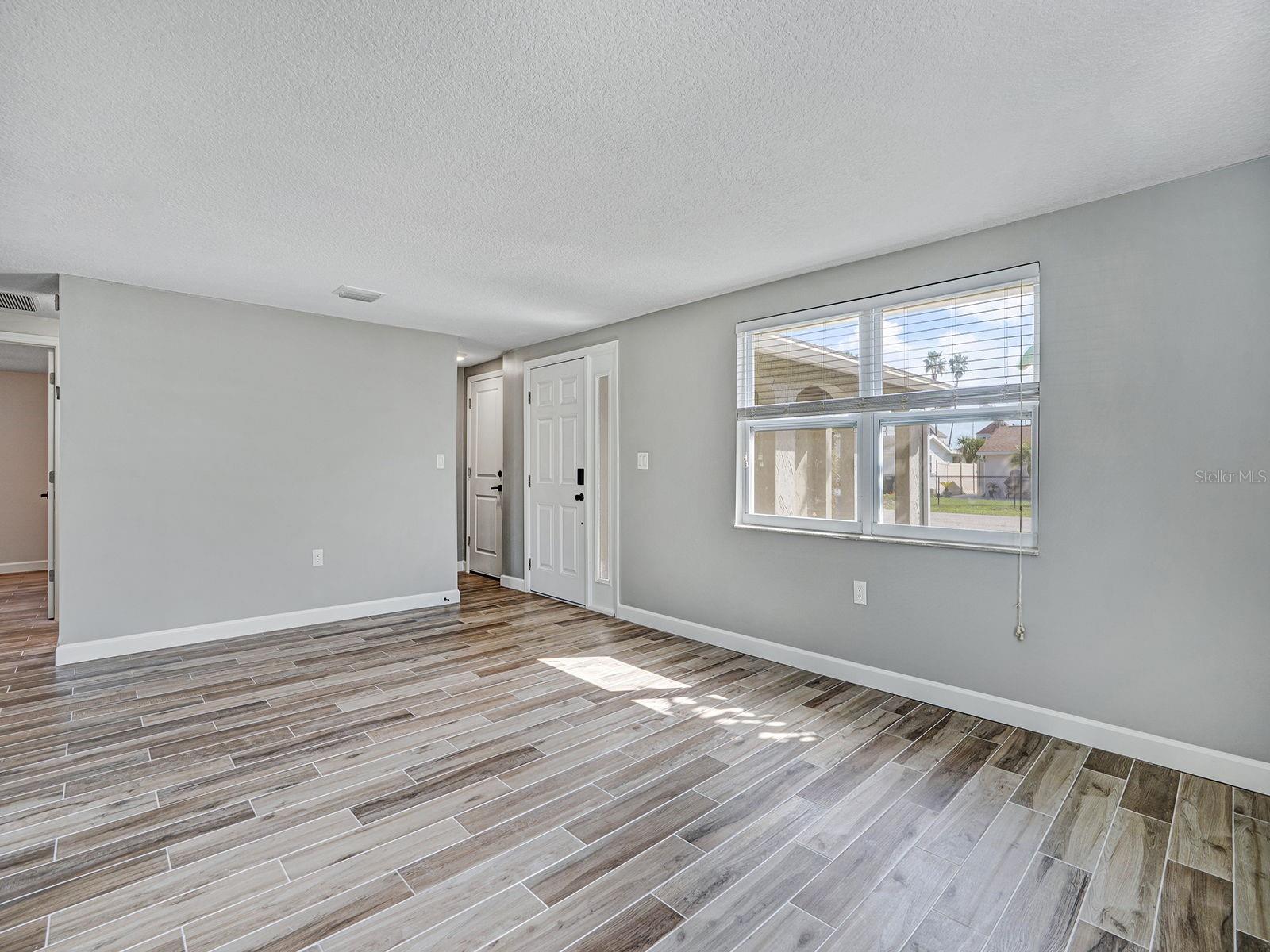 Image 6 of 50 For 13727 Coco  