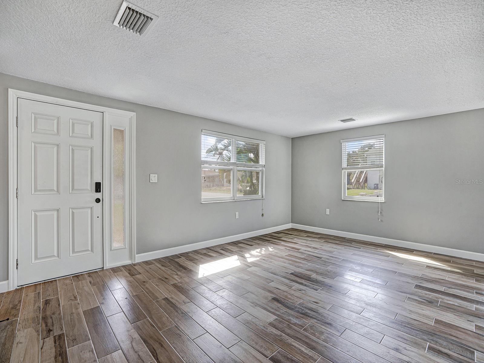 Image 7 of 50 For 13727 Coco  