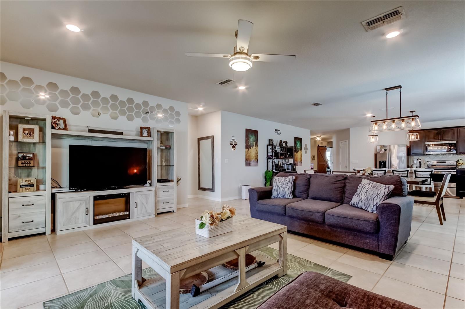 Image 38 of 67 For 906 Swaying Sawgrass Avenue