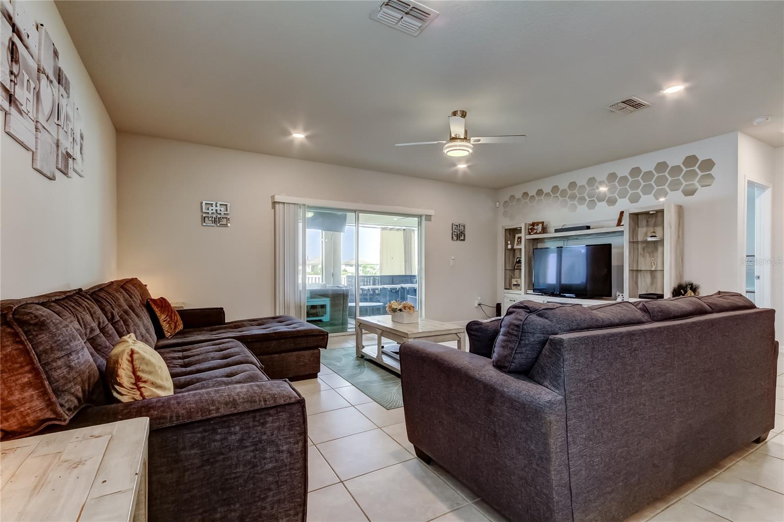 Image 40 of 67 For 906 Swaying Sawgrass Avenue