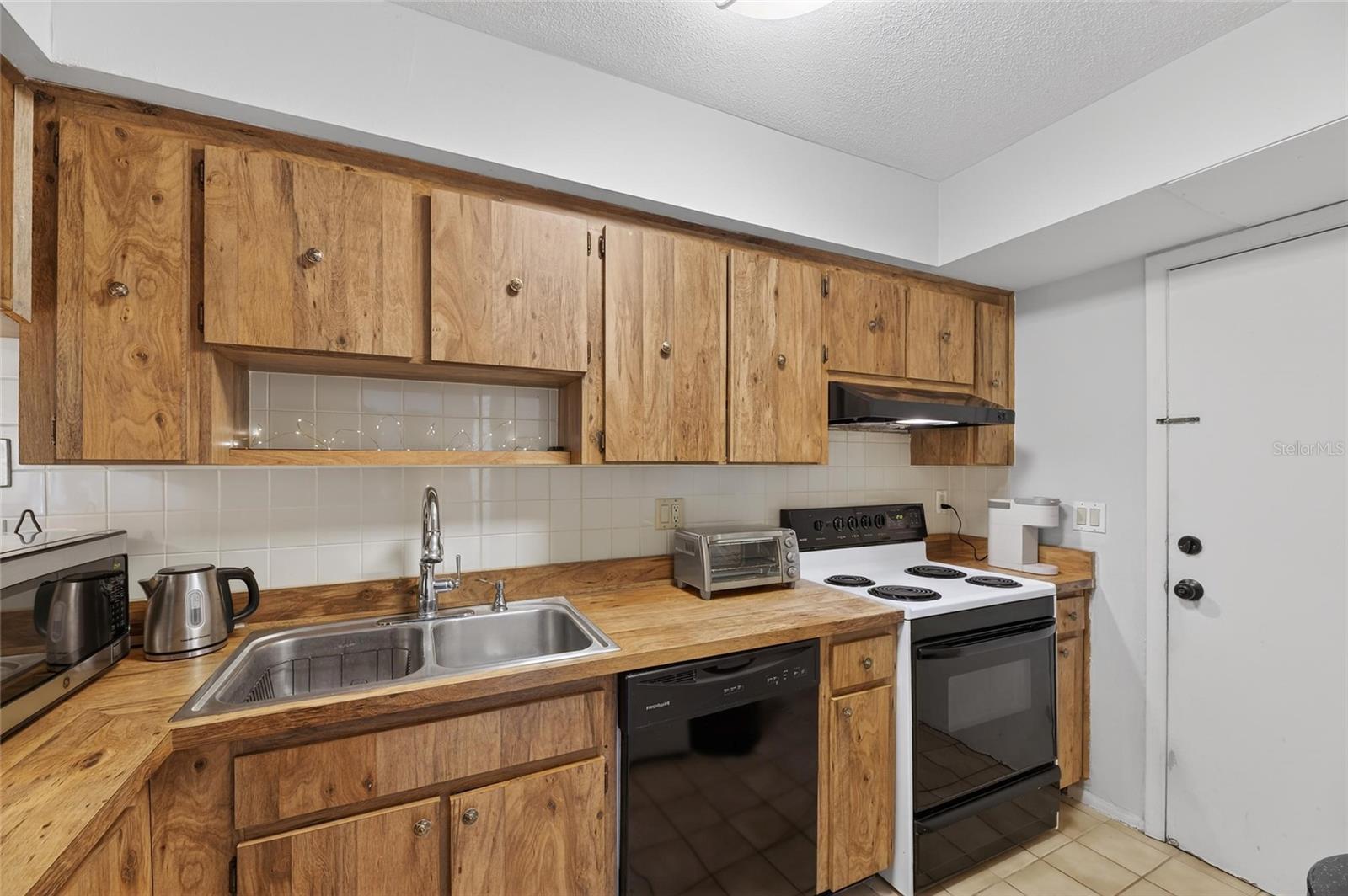 Image 19 of 34 For 1879 Lichen Lane B