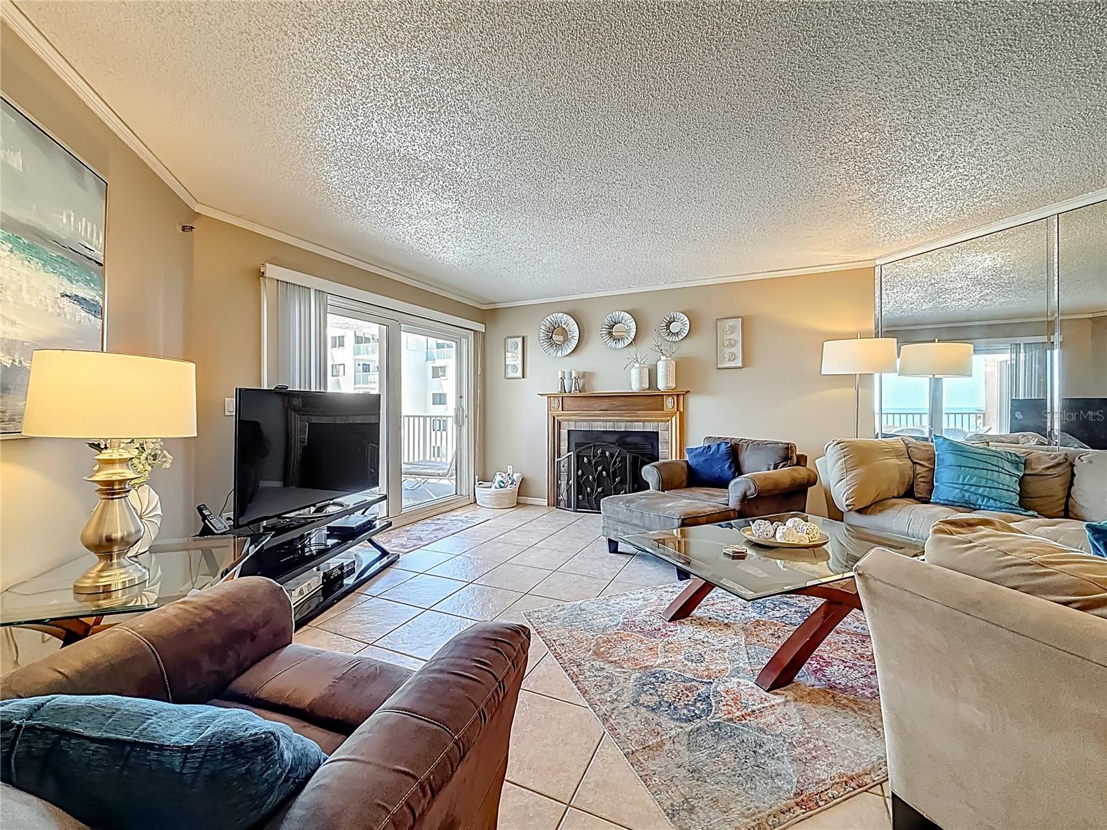 Image 12 of 62 For 18400 Gulf Boulevard 1312