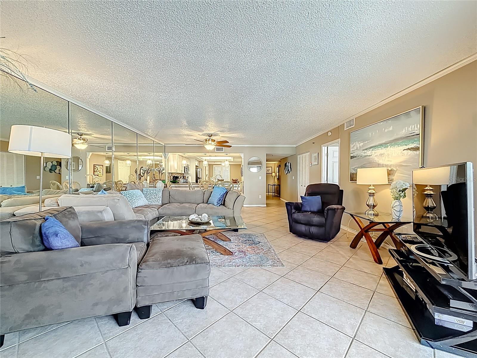 Image 14 of 62 For 18400 Gulf Boulevard 1312