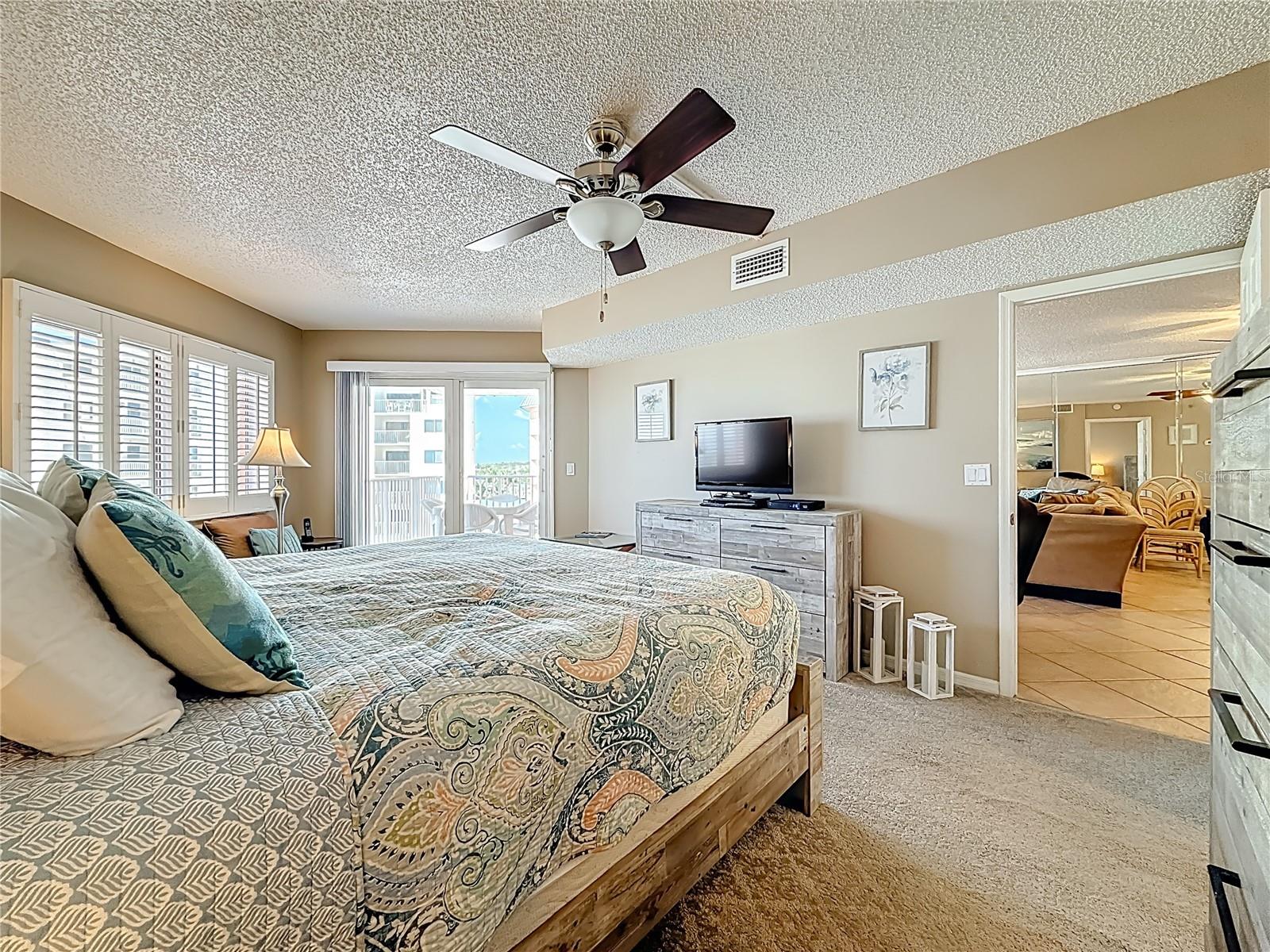 Image 19 of 62 For 18400 Gulf Boulevard 1312