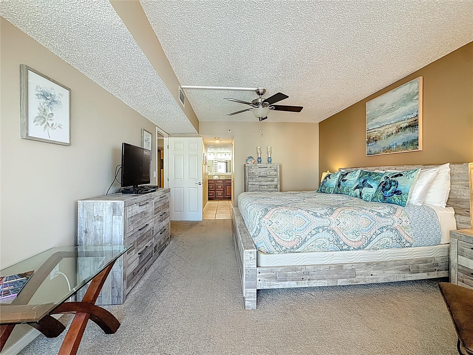 Image 22 of 62 For 18400 Gulf Boulevard 1312