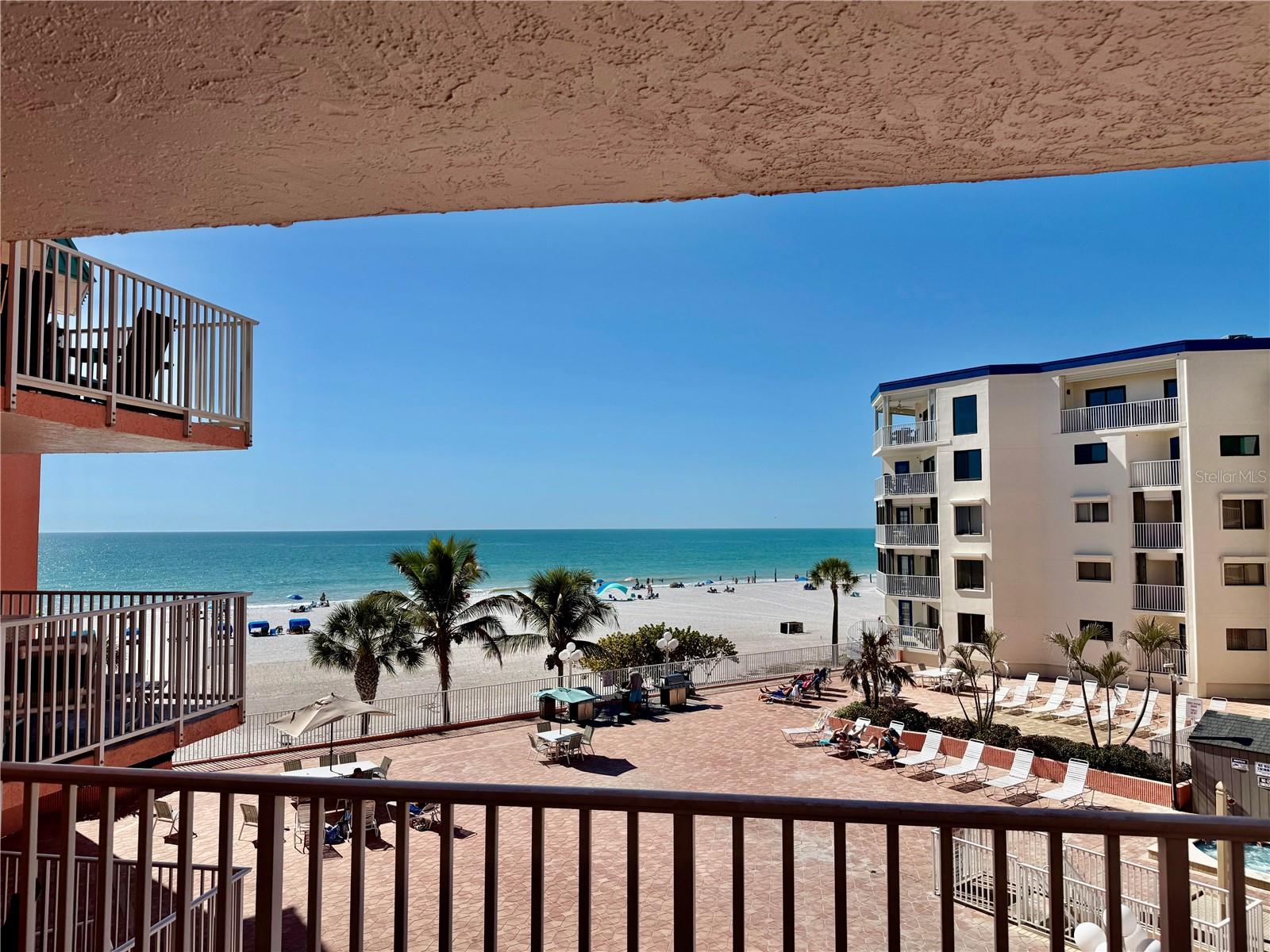 Image 33 of 62 For 18400 Gulf Boulevard 1312