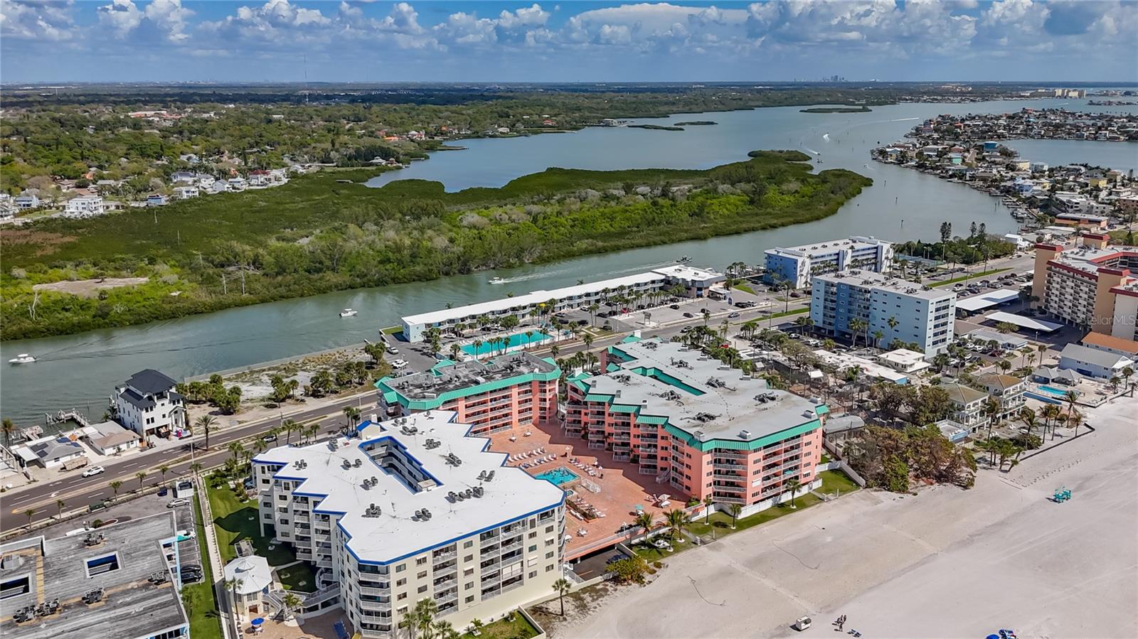 Image 47 of 62 For 18400 Gulf Boulevard 1312