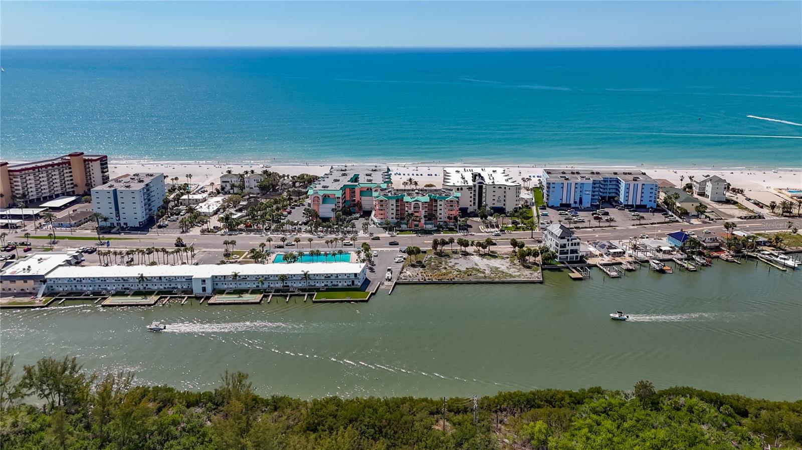 Image 52 of 62 For 18400 Gulf Boulevard 1312