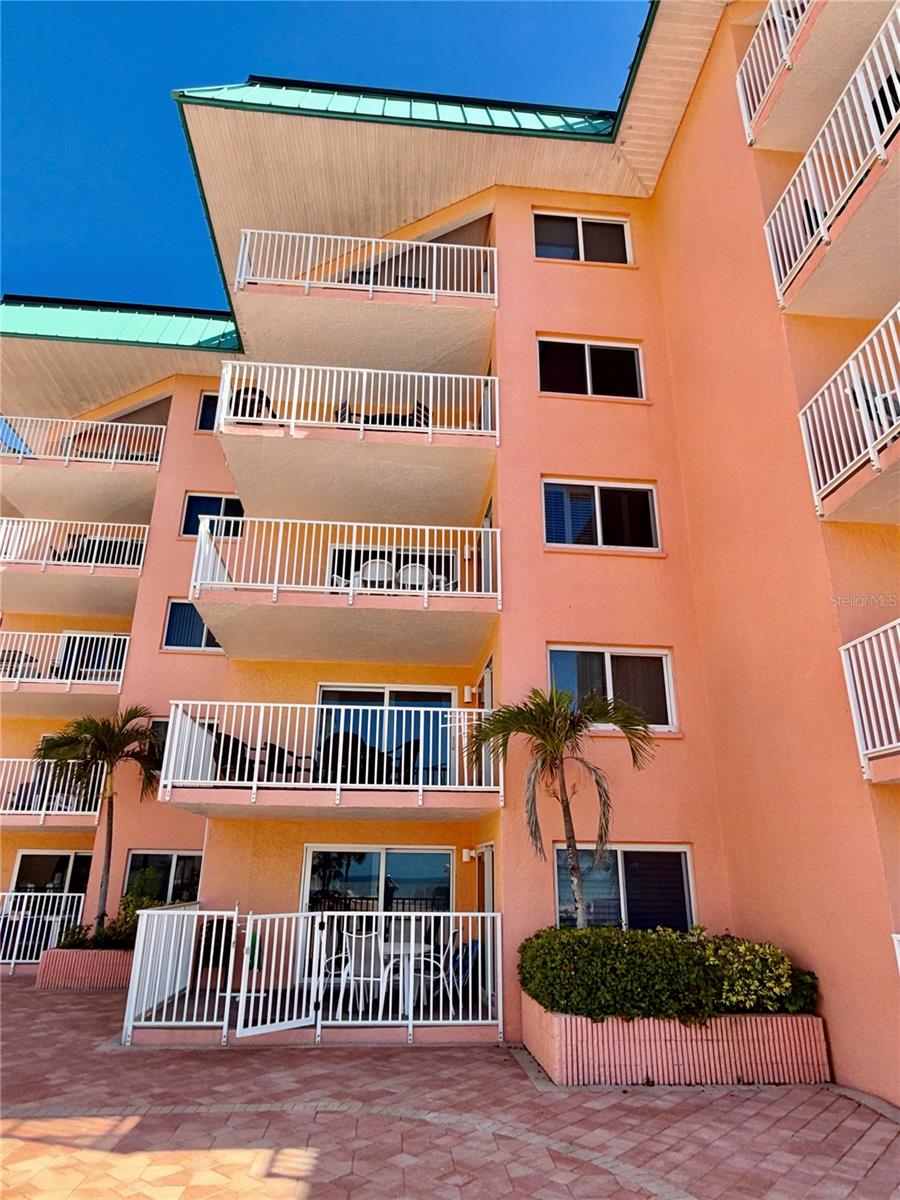 Image 59 of 62 For 18400 Gulf Boulevard 1312