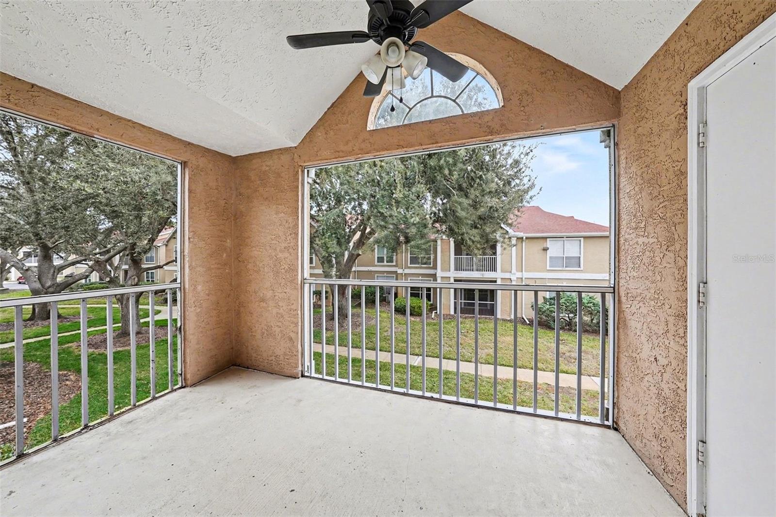 Listing photo id 16 for 9481 Highland Oak Drive 1416