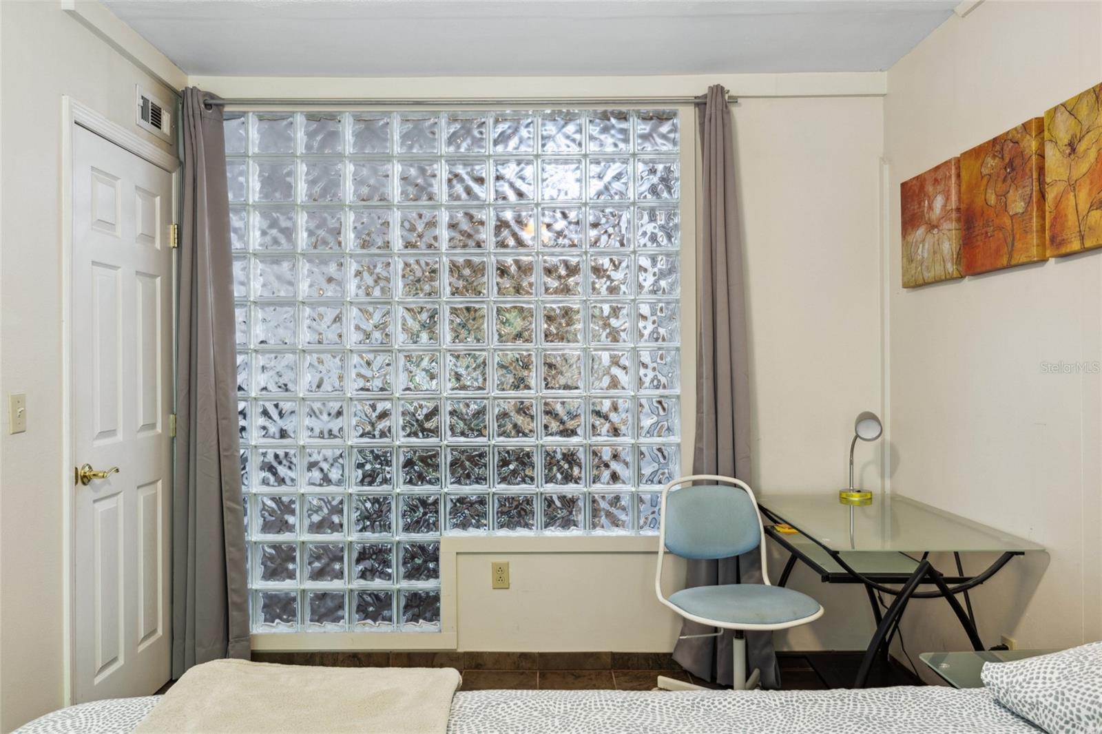 Image 12 of 13 For 1700 16th Court M2